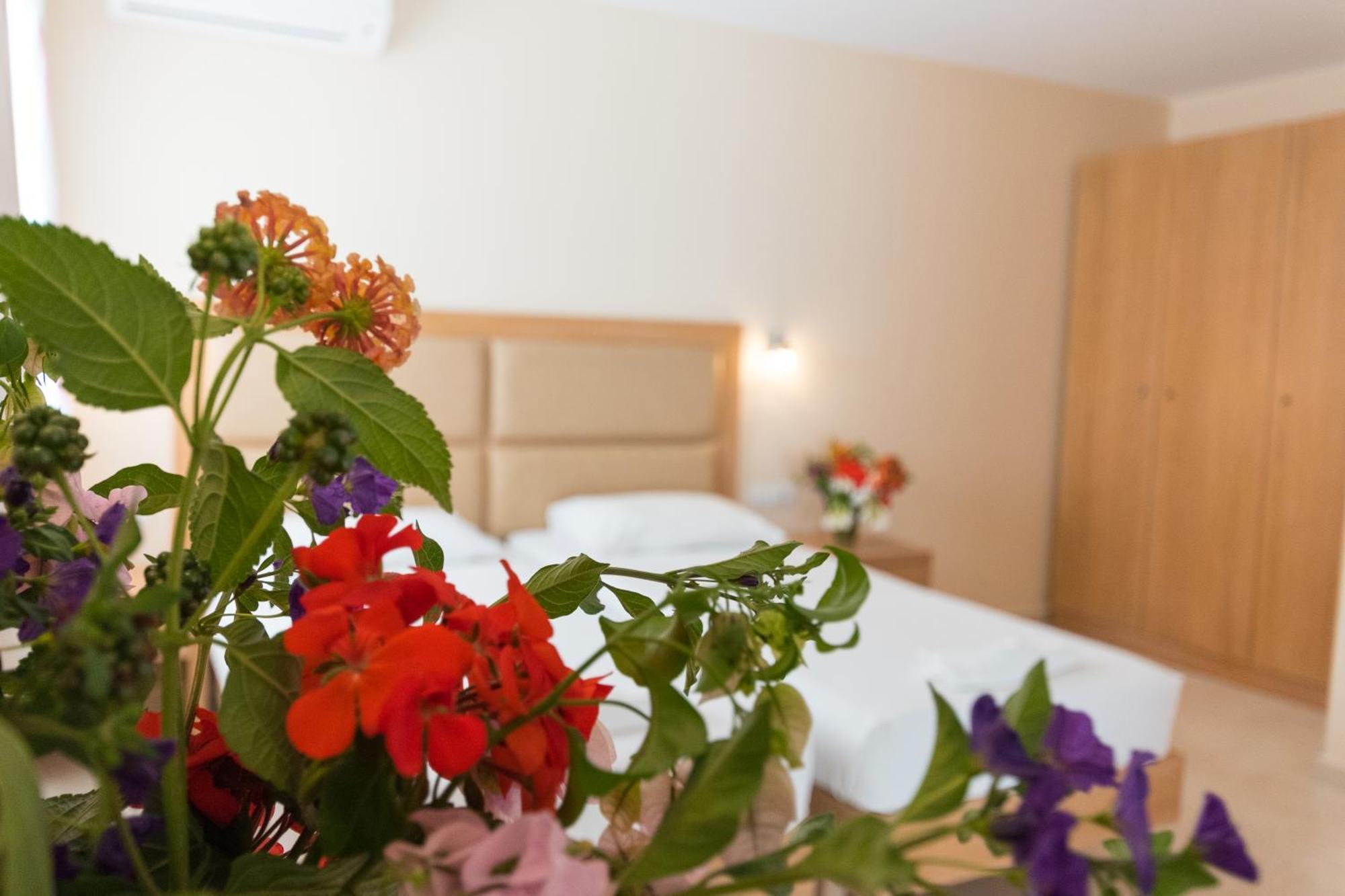 Amaryllis Front Beach Hotel Lardos Eksteriør bilde
